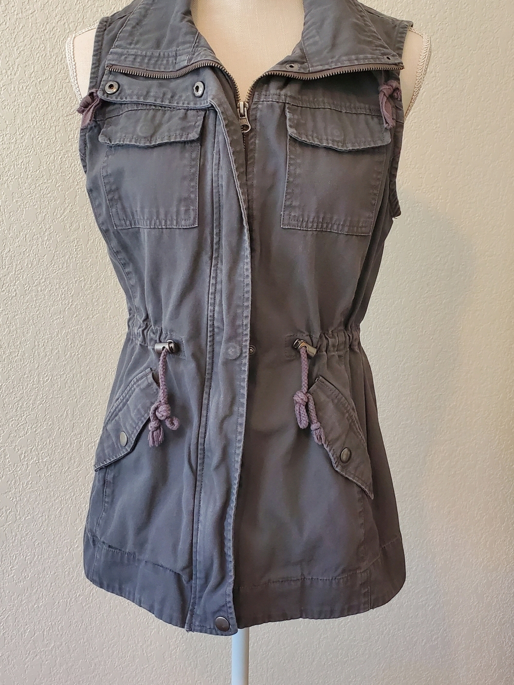 Sleeveless Utility Drawstring Vest - Gray